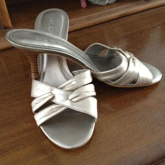 ⚡Last Chance!⚡NWOT Aldo heels!👠 - Picture 2 of 3