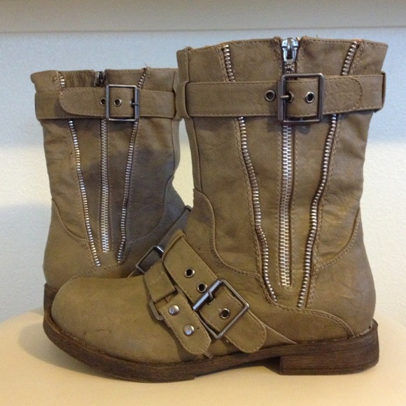 Grey boots