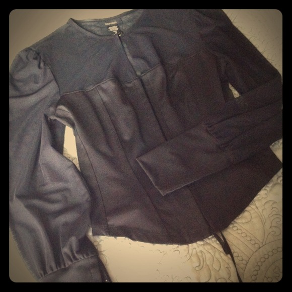 💢SOLD💢Beautiful corset style blouse!
