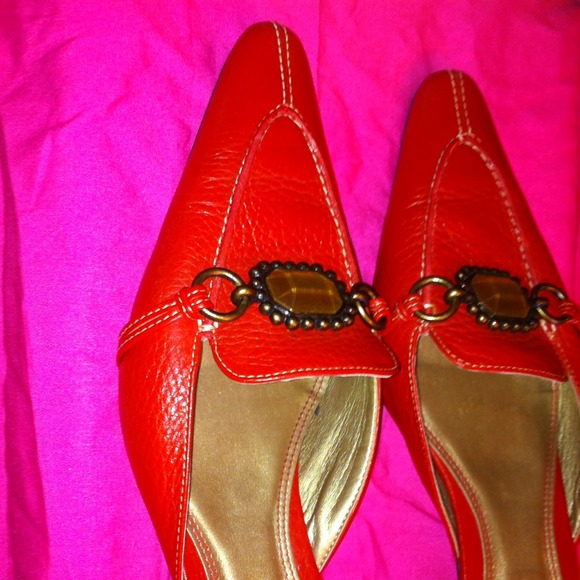 Red slide on mini heels Sold in a bundle