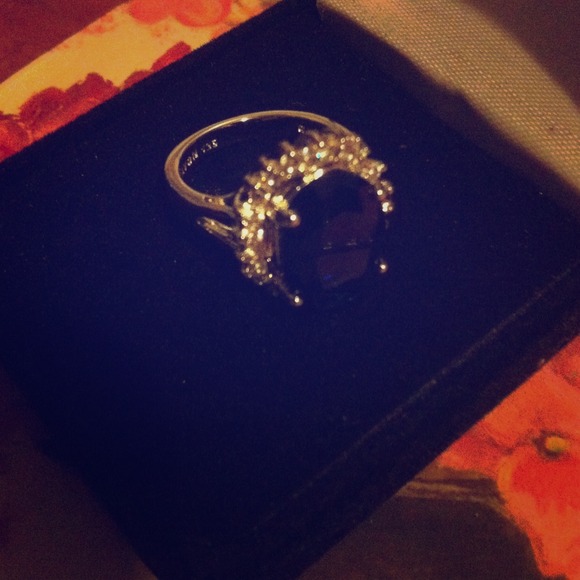 Kate Middleton Sapphire engagement ring replica