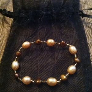 Stretchy fresh water pearls bracelet