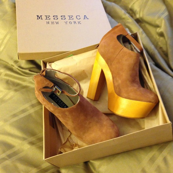 ✂SOLD✂NEW in Box Messeca