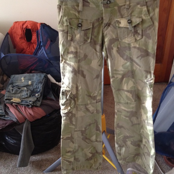 •Traded• Really cute army fatigue cargo pant