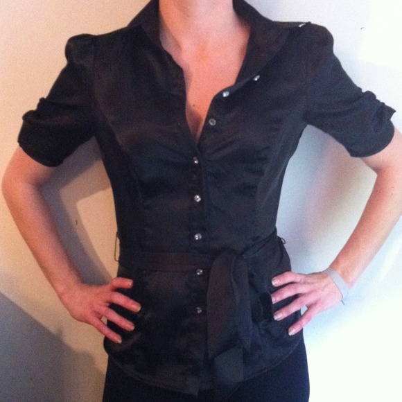 Black tie around waste top