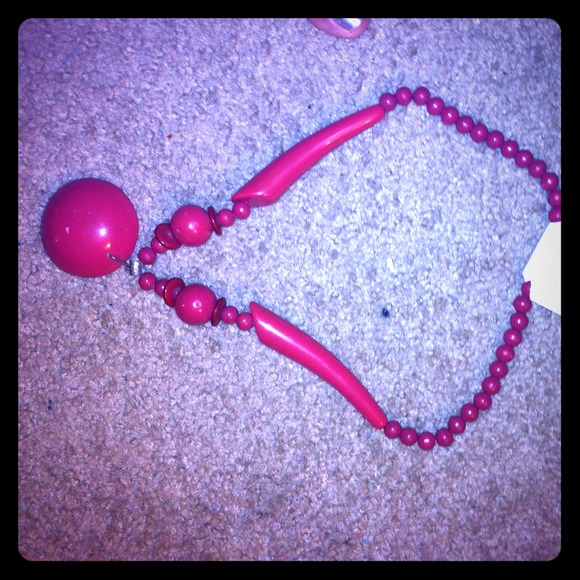 💢SOLD💢Pink/Mauve Necklace