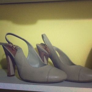 Nude sling back pumps