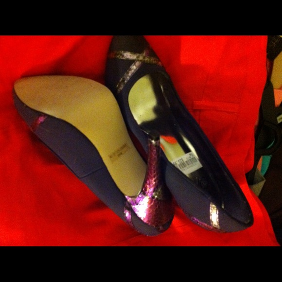 💢SOLD💢Pumps - Picture 3 of 3