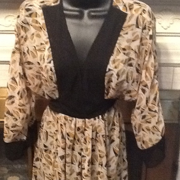 SOLD Essentials by Milano Kimono styled dress - Picture 2 of 4