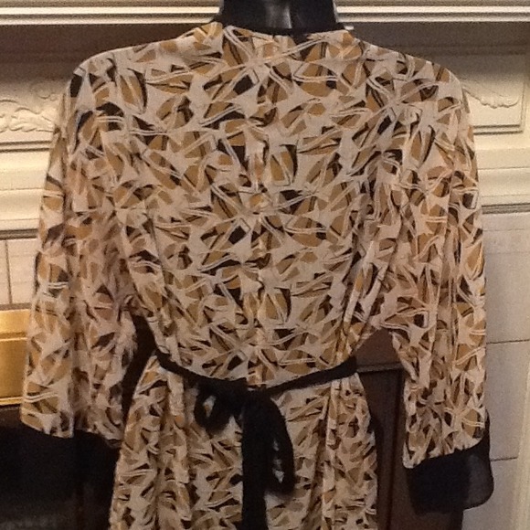 SOLD Essentials by Milano Kimono styled dress - Picture 4 of 4