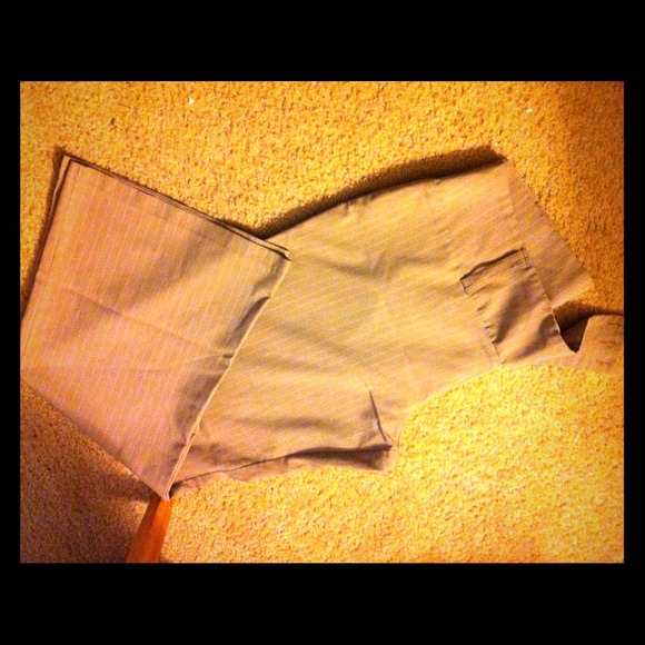 💢💢SOLD💢💢Khaki pinned stripped slacks - Picture 1 of 2