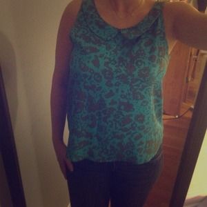 ❎SOLD❎ Open Back Sleeveless Blouse