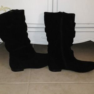 Size 5 velvet boots