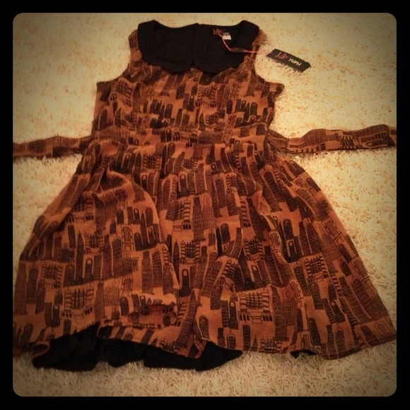 Mod cloth dress. Nwt. Size med. Cities dress