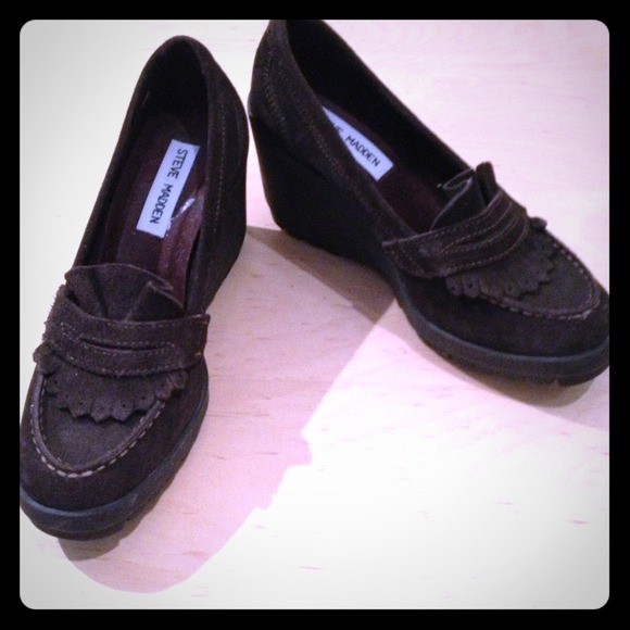 Like New Steve Madden Dk Brown Suede Wedge lofrs 6