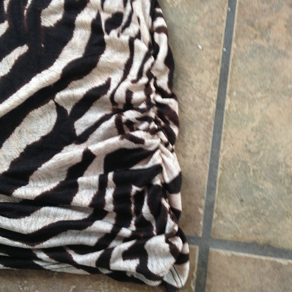 💚TRADED with @deeannatodd💚Animal print top - Picture 2 of 4