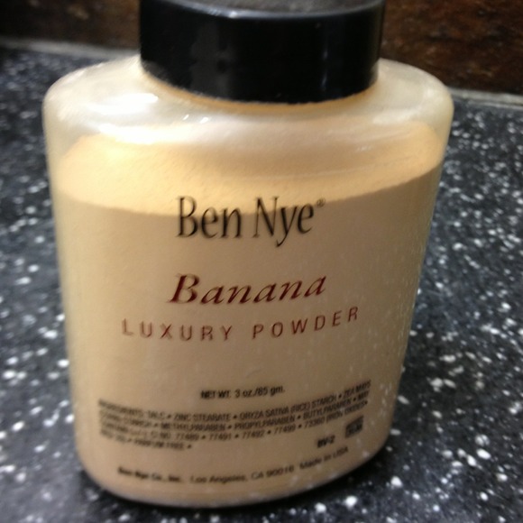 Ben Nye banana luxury powder
