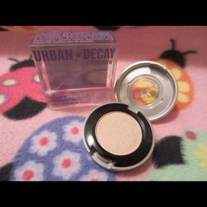 💢RESERVED for @kborja💢🆕UrbanDecay eyeshadow! 🎀