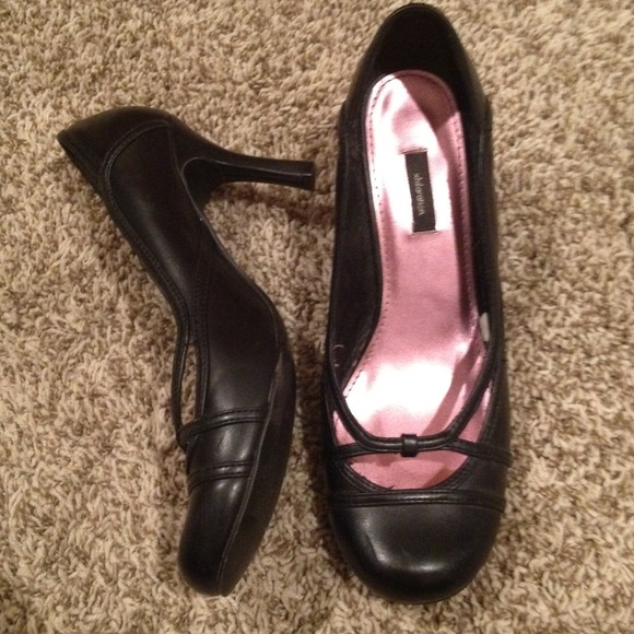 Black cutesy Mary Jane heel