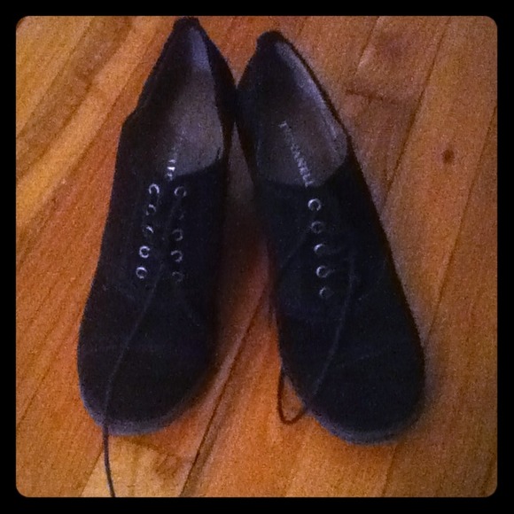 tignanello black shoes