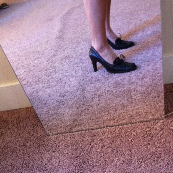 @@@Bundled!@@@ Brown Michael Kors loafer with heel