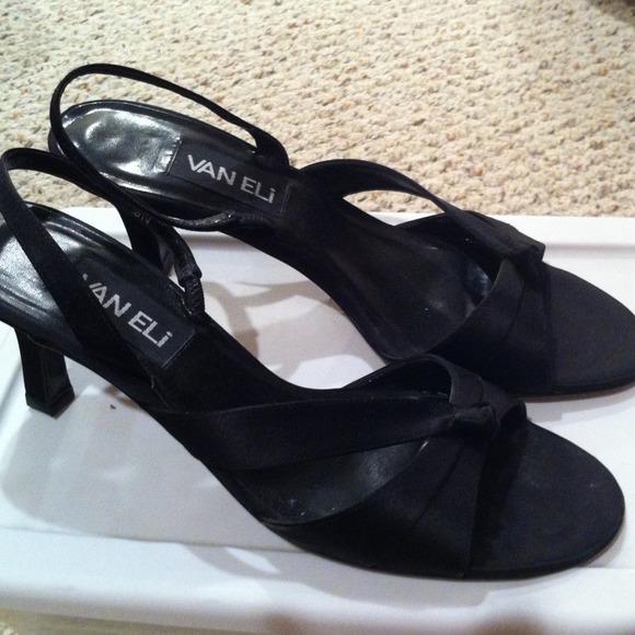 Van eli Black satin strap sandle