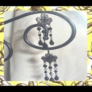 Black flower beaded earrings