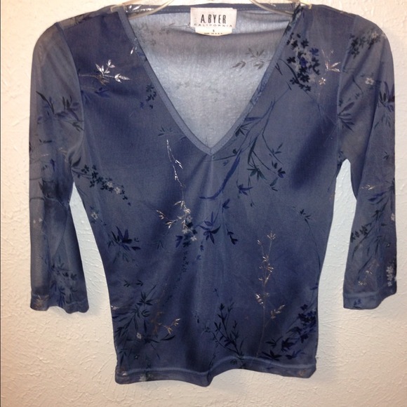 Mid sleeve top