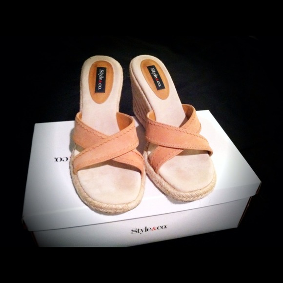 New in Box Style&co. Camel Espadrills - Picture 1 of 3
