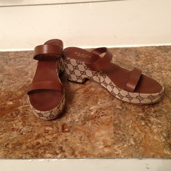 Gucci sandals size 8 1/2