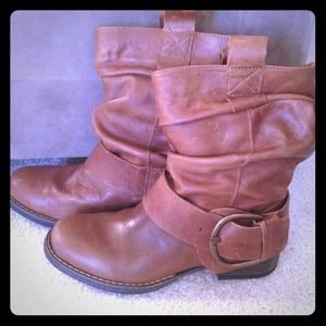 🐣REDUCED🐣Steve Madden P-Axxle Size 7.5