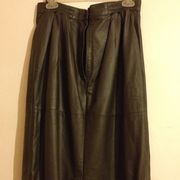 Leather skirt - Picture 2 of 4