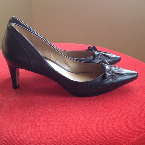 Talbots Leather Kitten heels SZ 7
