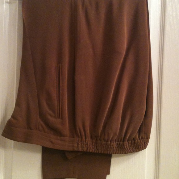 Chaus Woman Pants Suite