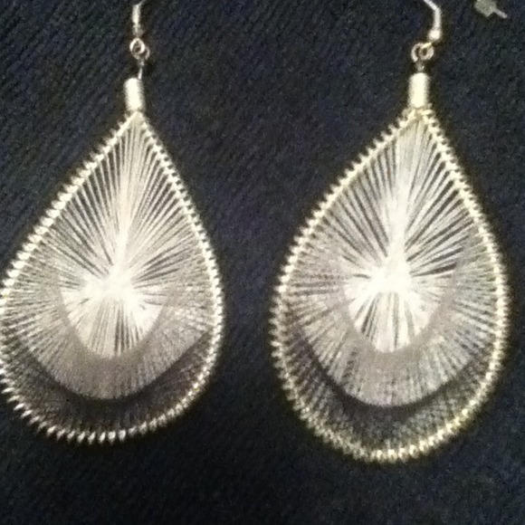Weaved net earrings