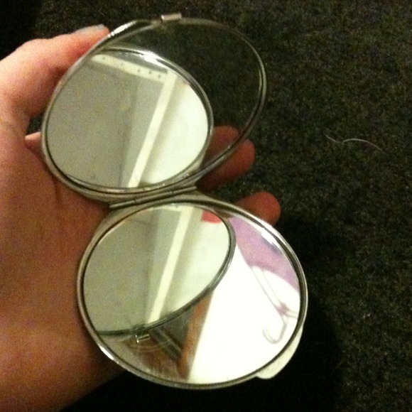 Mirror!!:) - Picture 2 of 3