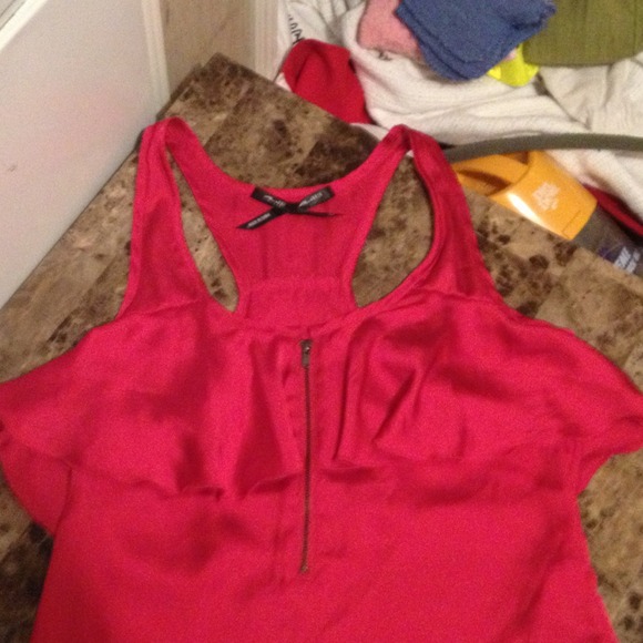đTRADEDđRed silk Racerback Top - Picture 2 of 4