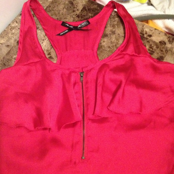 đTRADEDđRed silk Racerback Top - Picture 3 of 4
