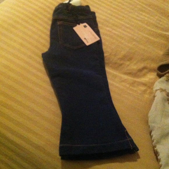 🎀Outfit form gap🎀 Sold - Picture 2 of 3