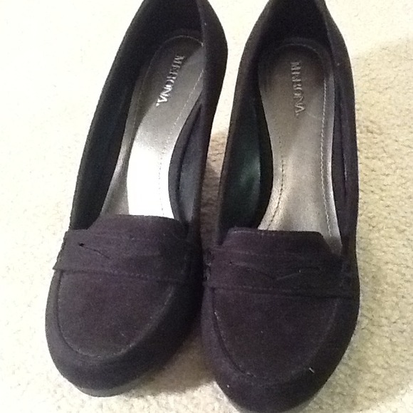 ❗️SOLD❗️Barely worn black suede Merona wedges - Picture 2 of 4