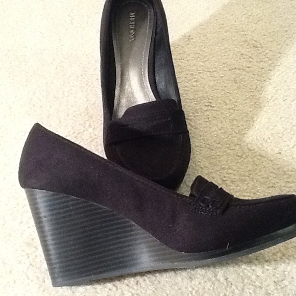 ❗️SOLD❗️Barely worn black suede Merona wedges - Picture 3 of 4