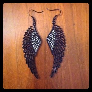 Black wing earrings🎀 🌟🌟SOLD🌟🌟
