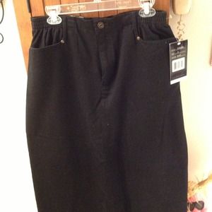 Bill Blass Company Black Jean Skirt Size 12