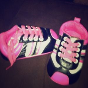 Toddler infant 9-12m pink and black zebra shoes