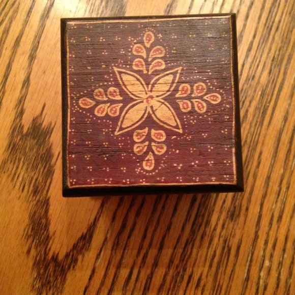 Small Jewelry Box - Picture 2 of 4