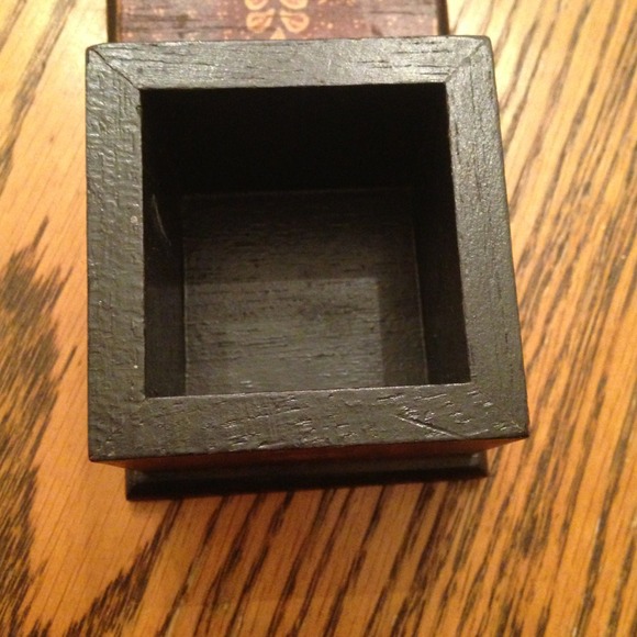 Small Jewelry Box - Picture 3 of 4