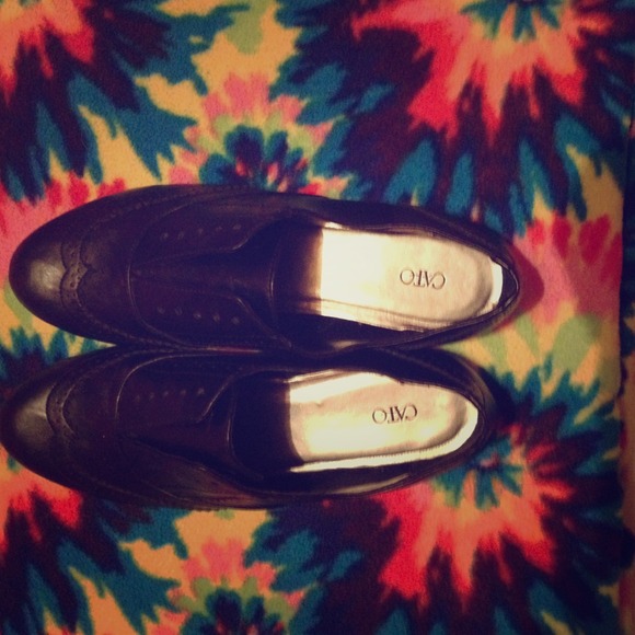 Black Oxford shoes