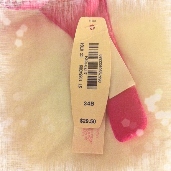 ❌SOLD❌Victoria's Secret Pink Push Up Bra - Picture 2 of 3