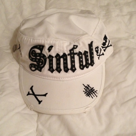 *Traded*!! Sinful hat from buckle