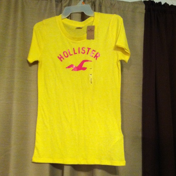 💥RESERVED BUNDLE💥@brenda0819Hollister T shirt